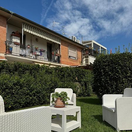 Lucy'S House, Elegante Alloggio Rustico Con Tutti I Comfort Moderni A Pisa Hotel Luaran gambar