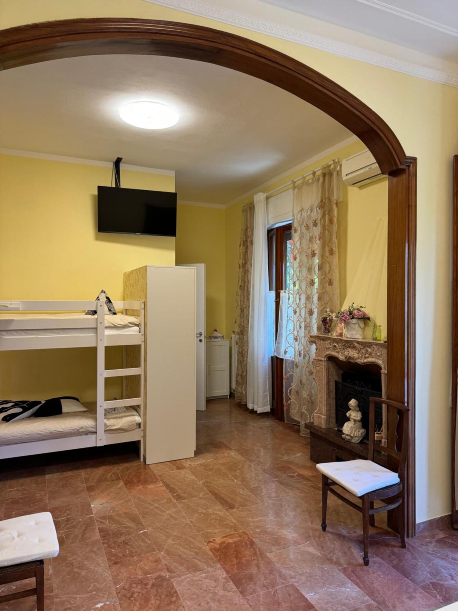 Lucy'S House, Elegante Alloggio Rustico Con Tutti I Comfort Moderni A Pisa Hotel Luaran gambar